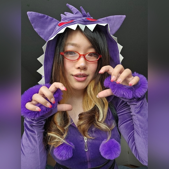 Meet your Posher, Tiffany - Picture 1 of 2